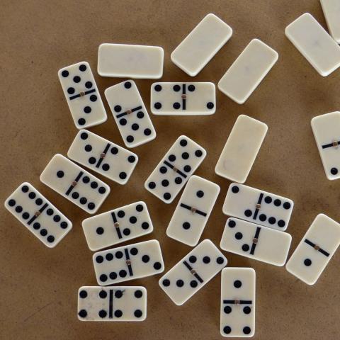 dominos